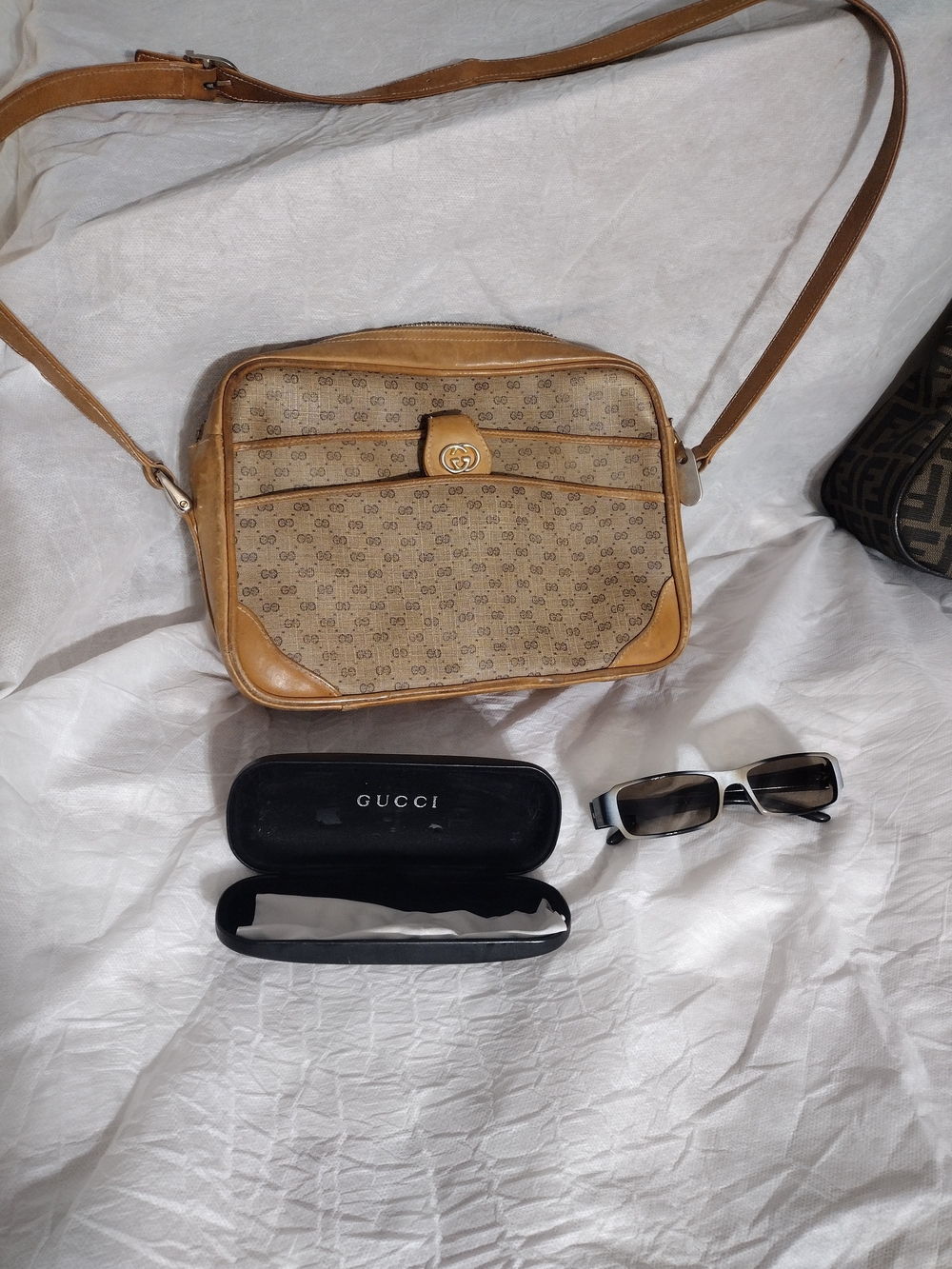 Gucci Tan GG Canvas Crossbody Bag And Sunglasses With Case ( Vintage Bundle)